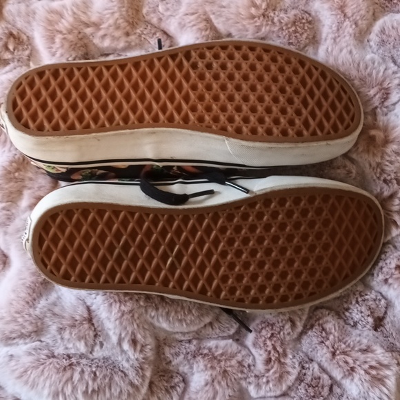 Vans - Picture 4 of 6